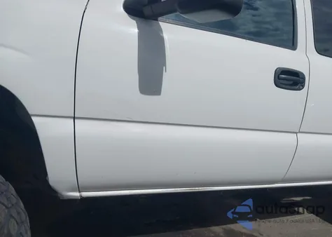 2003 Chevrolet Silverado 2500Hd Ls из США, поврежденный, VIN 1GCHC29113E213306